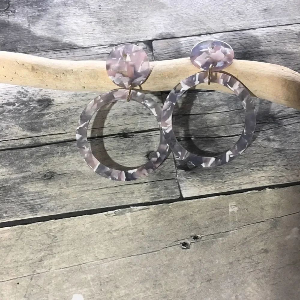 Acrylic hoop earrings  - Picture 5 of 6